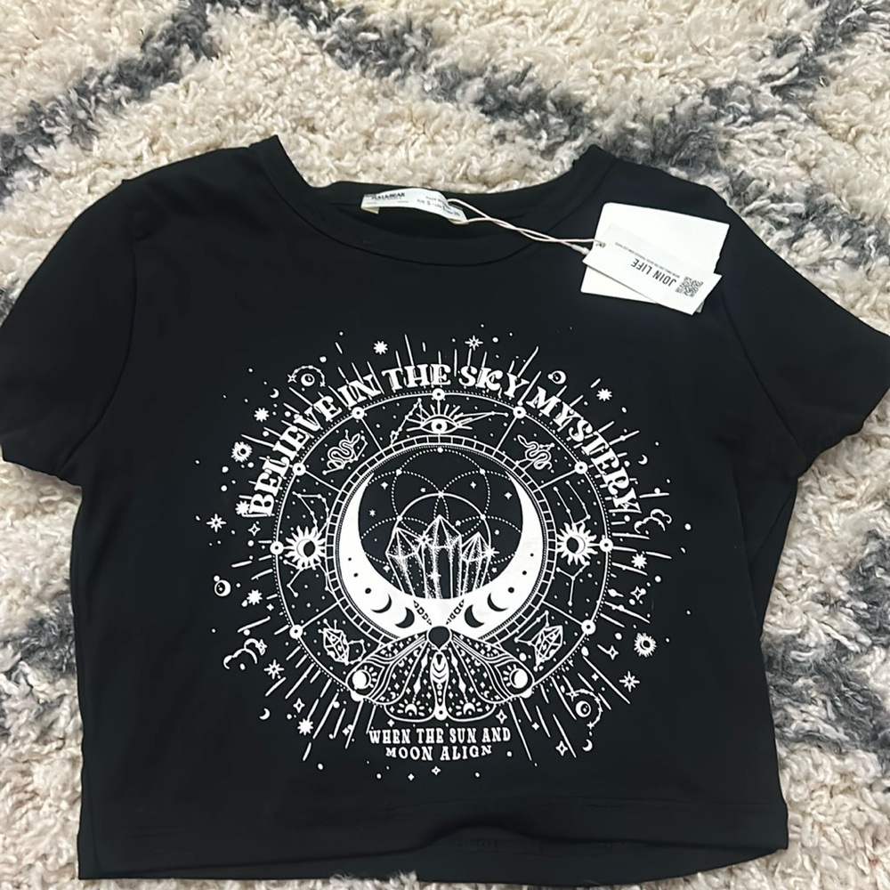 Cropped shirt size small
